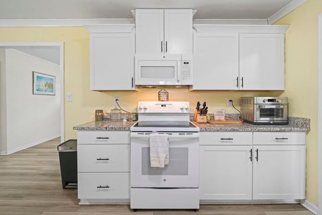 1308 Snowhill Dr., Conway, SC 29526