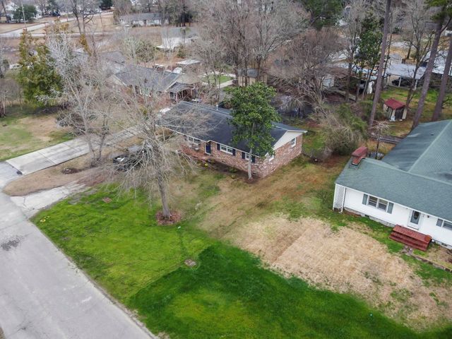 1308 Snowhill Dr., Conway, SC 29526