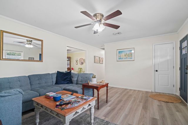 1308 Snowhill Dr., Conway, SC 29526