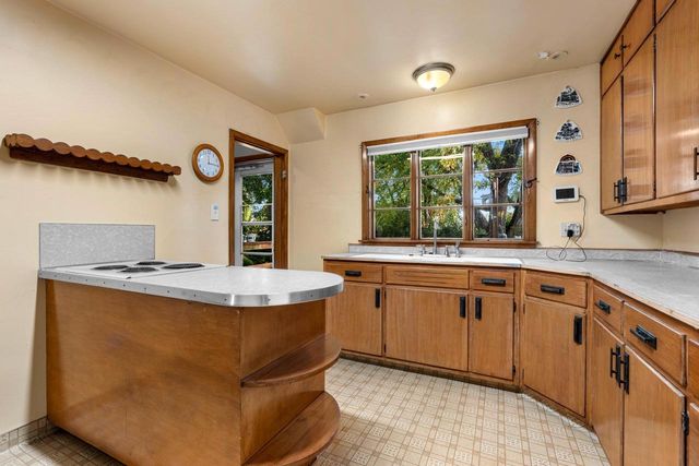 811 APPLETON ROAD, Menasha, WI 54952