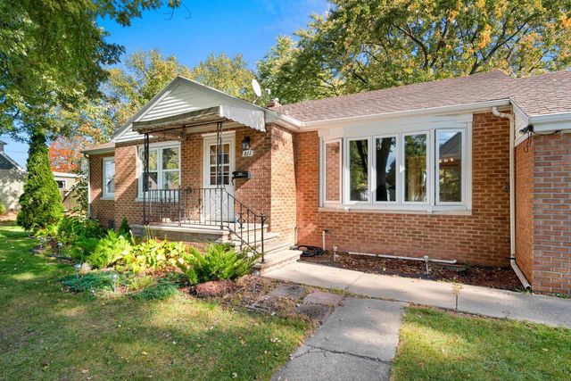 811 APPLETON ROAD, Menasha, WI 54952