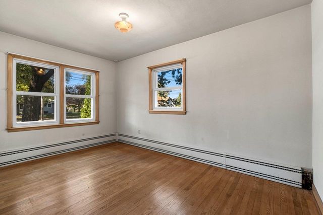 811 APPLETON ROAD, Menasha, WI 54952