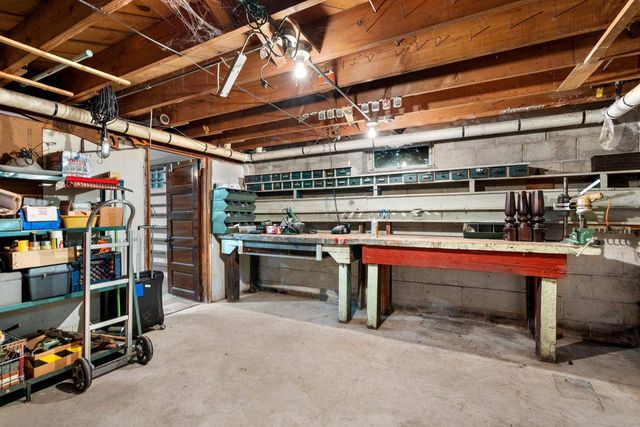 811 APPLETON ROAD, Menasha, WI 54952