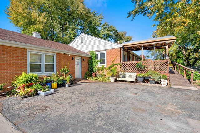 811 APPLETON ROAD, Menasha, WI 54952