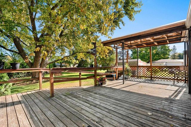 811 APPLETON ROAD, Menasha, WI 54952