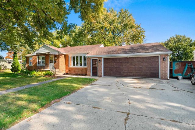 811 APPLETON ROAD, Menasha, WI 54952