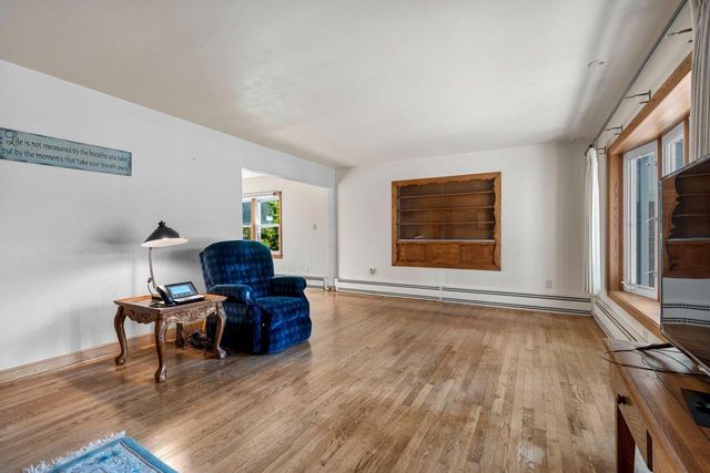 811 APPLETON ROAD, Menasha, WI 54952