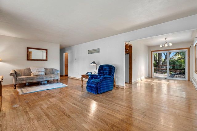 811 APPLETON ROAD, Menasha, WI 54952