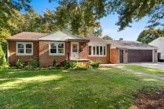 811 APPLETON ROAD, Menasha, WI 54952