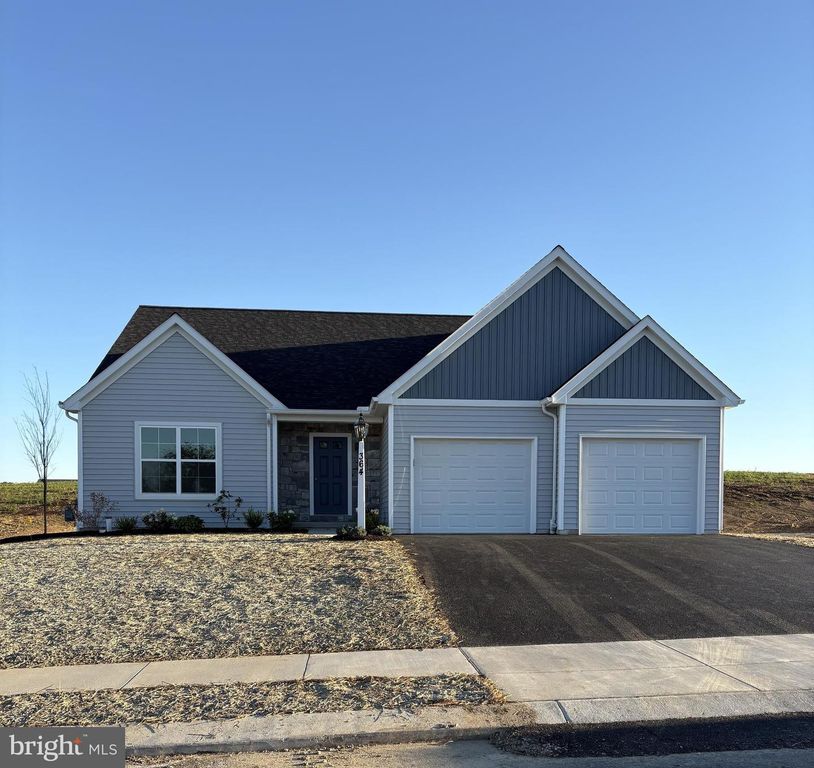364 LLOYDS LN, York, PA 17406