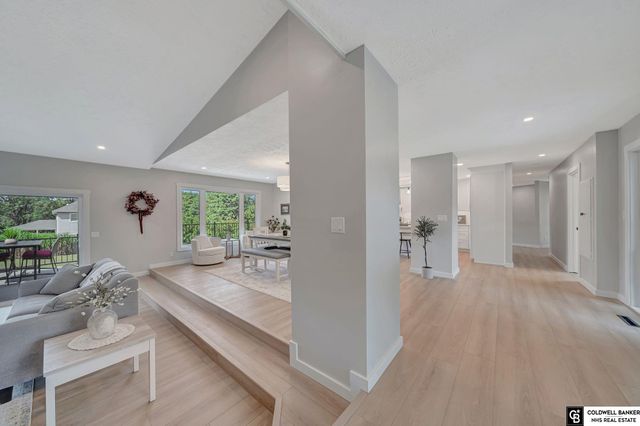 2505 S 70th Street, Lincoln, NE 68506