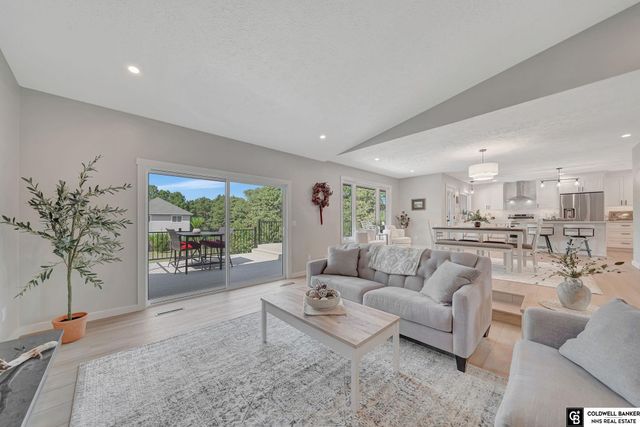 2505 S 70th Street, Lincoln, NE 68506