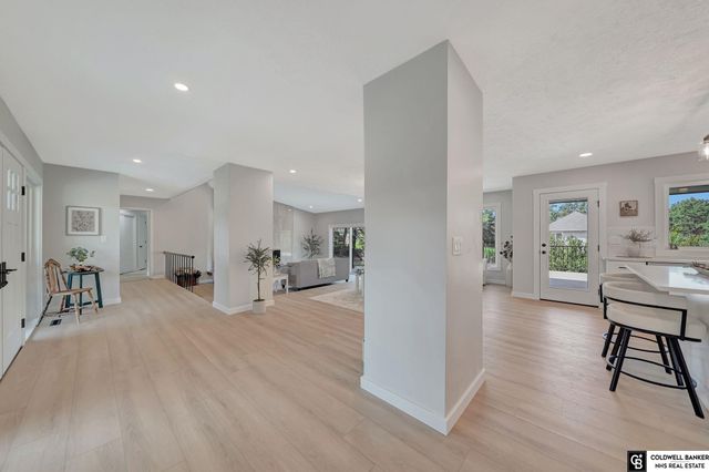 2505 S 70th Street, Lincoln, NE 68506