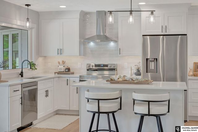 2505 S 70th Street, Lincoln, NE 68506