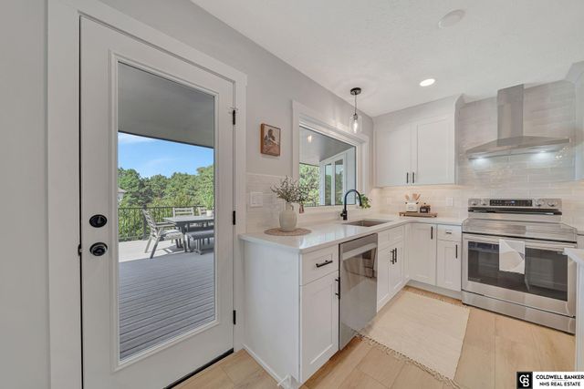 2505 S 70th Street, Lincoln, NE 68506