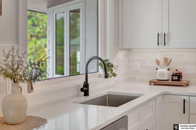 2505 S 70th Street, Lincoln, NE 68506