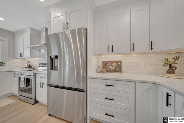 2505 S 70th Street, Lincoln, NE 68506