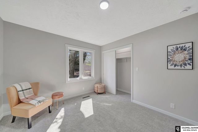 2505 S 70th Street, Lincoln, NE 68506