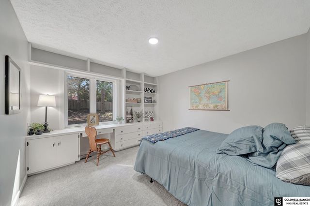 2505 S 70th Street, Lincoln, NE 68506