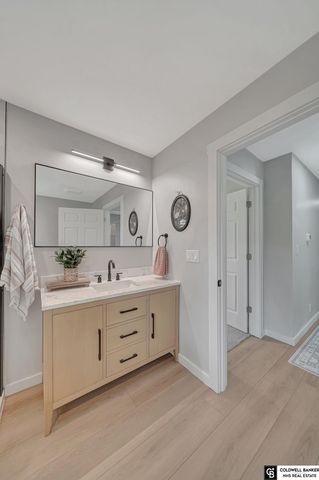 2505 S 70th Street, Lincoln, NE 68506