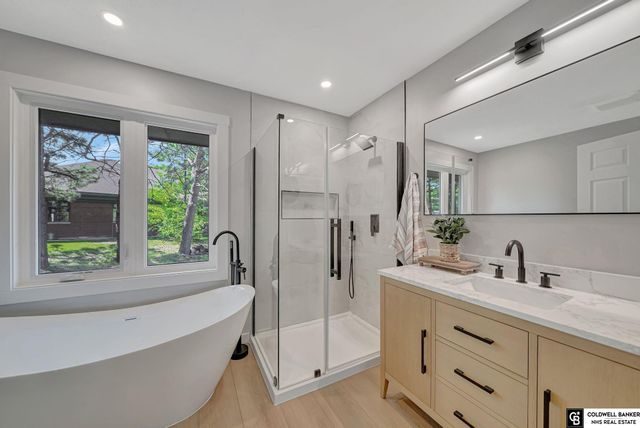 2505 S 70th Street, Lincoln, NE 68506