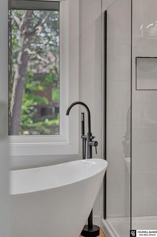 2505 S 70th Street, Lincoln, NE 68506