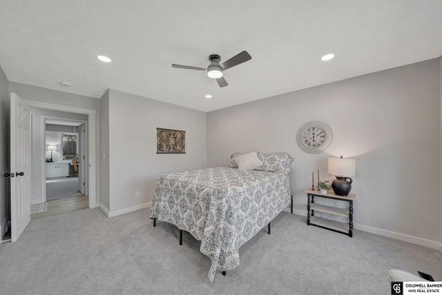 2505 S 70th Street, Lincoln, NE 68506