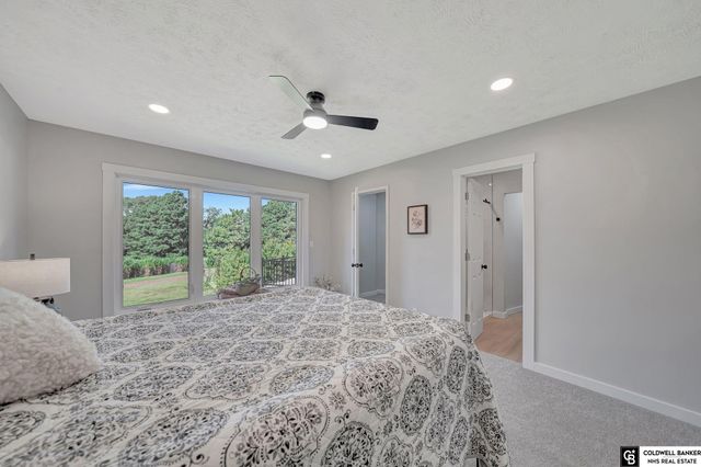 2505 S 70th Street, Lincoln, NE 68506