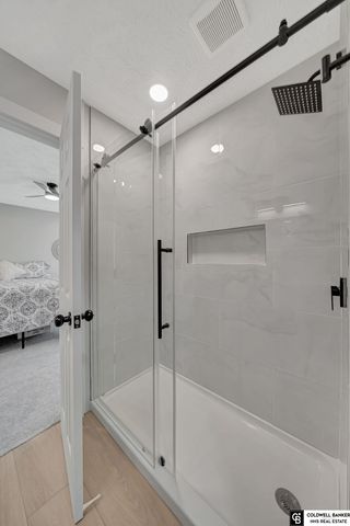 2505 S 70th Street, Lincoln, NE 68506