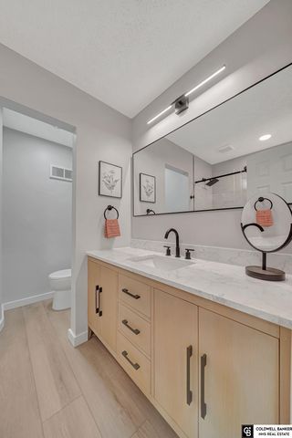 2505 S 70th Street, Lincoln, NE 68506