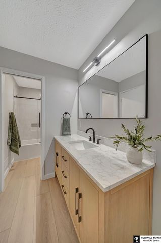 2505 S 70th Street, Lincoln, NE 68506