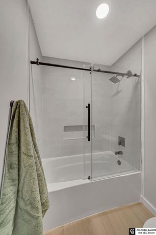 2505 S 70th Street, Lincoln, NE 68506