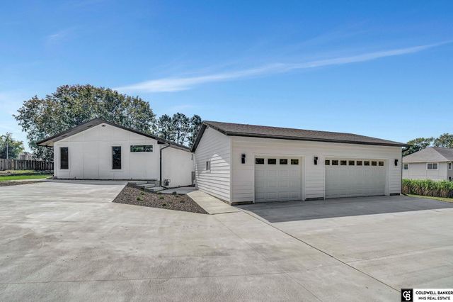 2505 S 70th Street, Lincoln, NE 68506