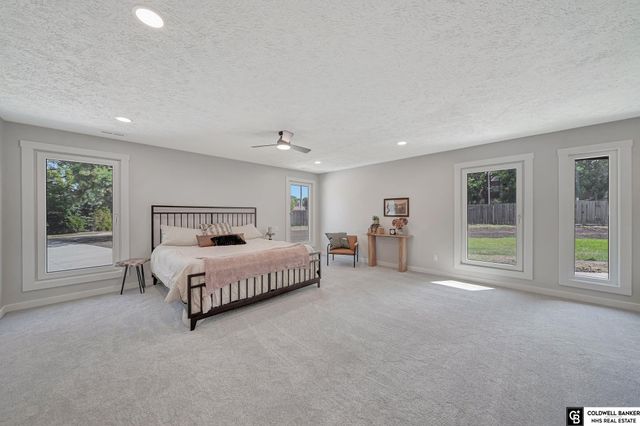 2505 S 70th Street, Lincoln, NE 68506