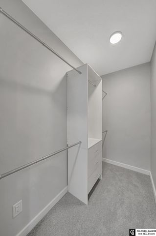 2505 S 70th Street, Lincoln, NE 68506