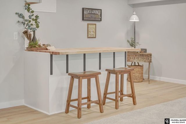 2505 S 70th Street, Lincoln, NE 68506