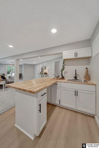 2505 S 70th Street, Lincoln, NE 68506