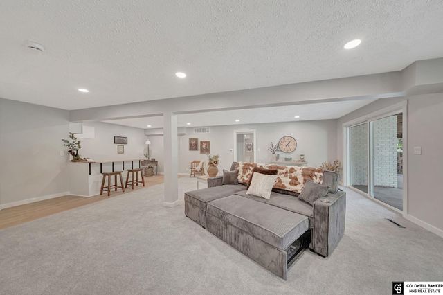 2505 S 70th Street, Lincoln, NE 68506