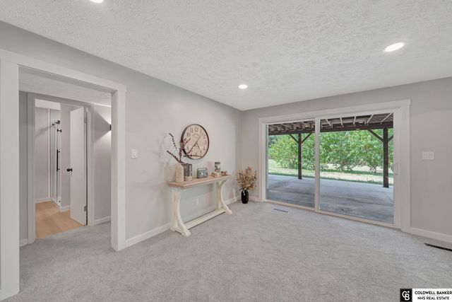 2505 S 70th Street, Lincoln, NE 68506