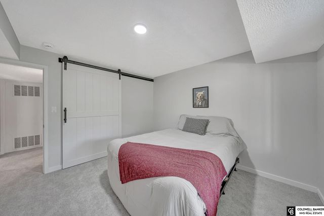 2505 S 70th Street, Lincoln, NE 68506