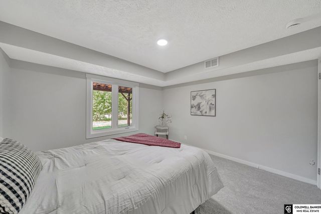 2505 S 70th Street, Lincoln, NE 68506