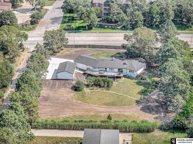 2505 S 70th Street, Lincoln, NE 68506