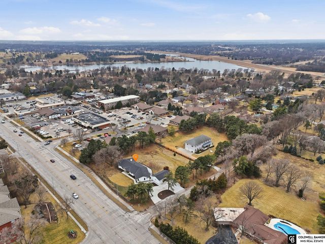 2505 S 70th Street, Lincoln, NE 68506