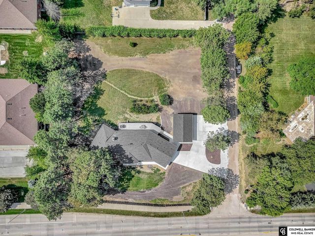 2505 S 70th Street, Lincoln, NE 68506