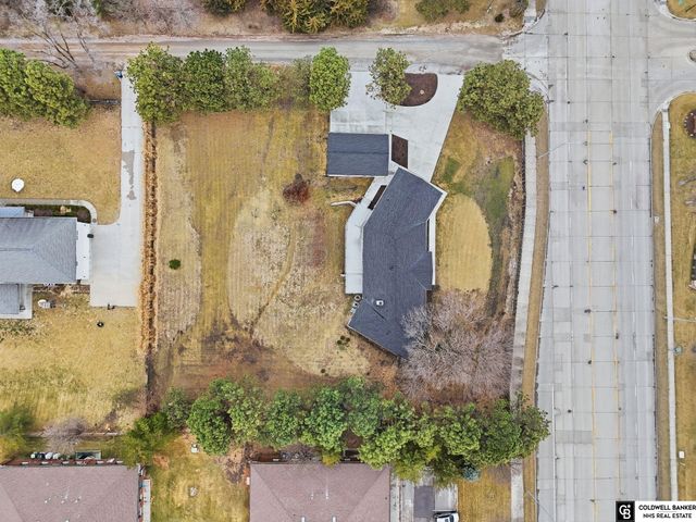 2505 S 70th Street, Lincoln, NE 68506