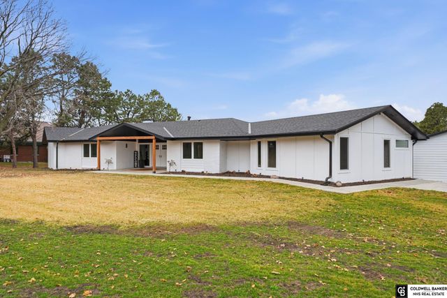 2505 S 70th Street, Lincoln, NE 68506