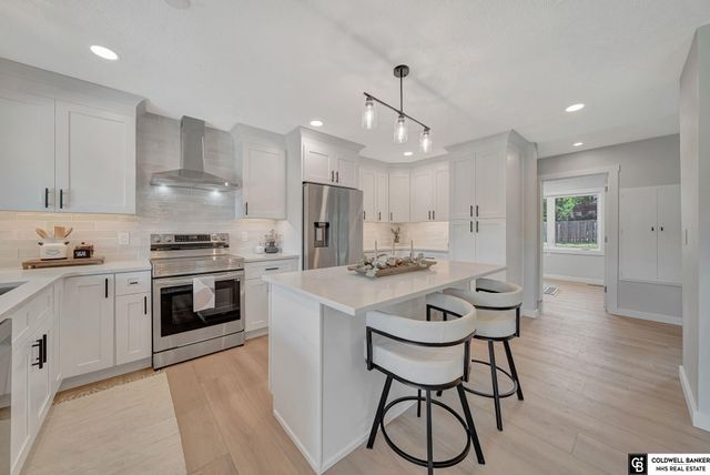 2505 S 70th Street, Lincoln, NE 68506