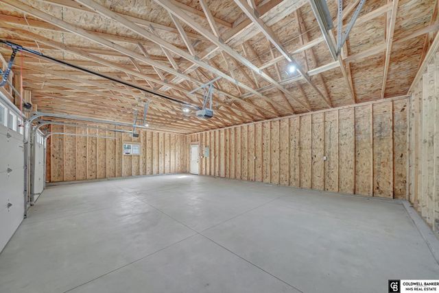 2505 S 70th Street, Lincoln, NE 68506