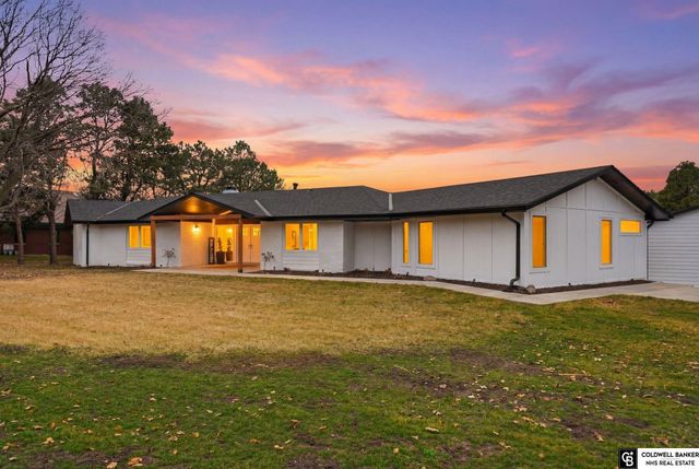 2505 S 70th Street, Lincoln, NE 68506