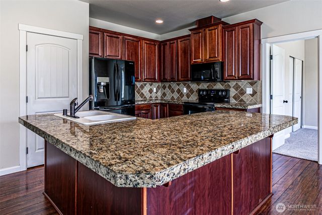 20612 95th Avenue Ct E, Graham, WA 98338